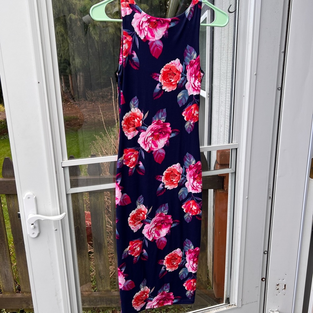 Pretty blue w pink roses tank dress